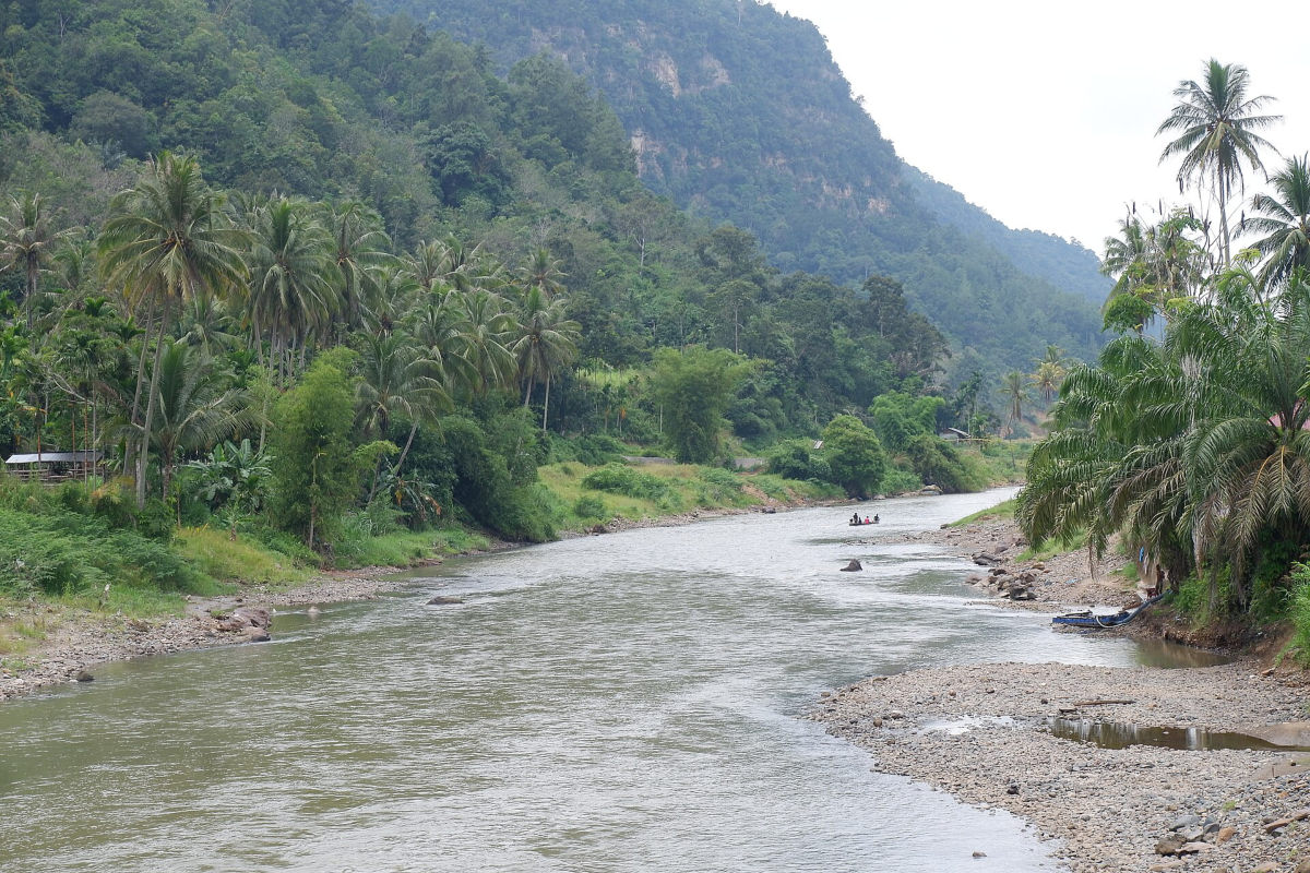Suasana sungai di sebuah desa wisata